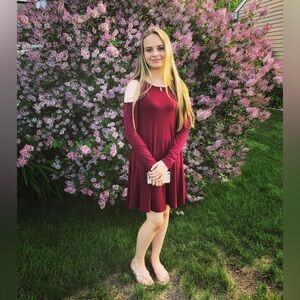 Burgundy open shoulder dress with pockets (size XS adult)